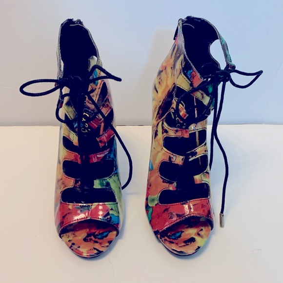 Candies size 7.5 multi color stiletto heels with peep toes - Picture 2 of 6